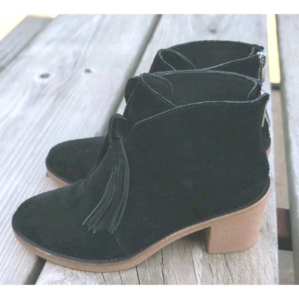 UGG Women's CORIN Ankle Boot 8 US Black Suede NWOB $140 MSRP